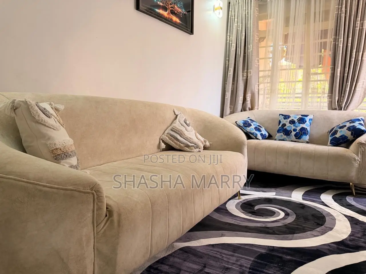 Seats (Couch)
