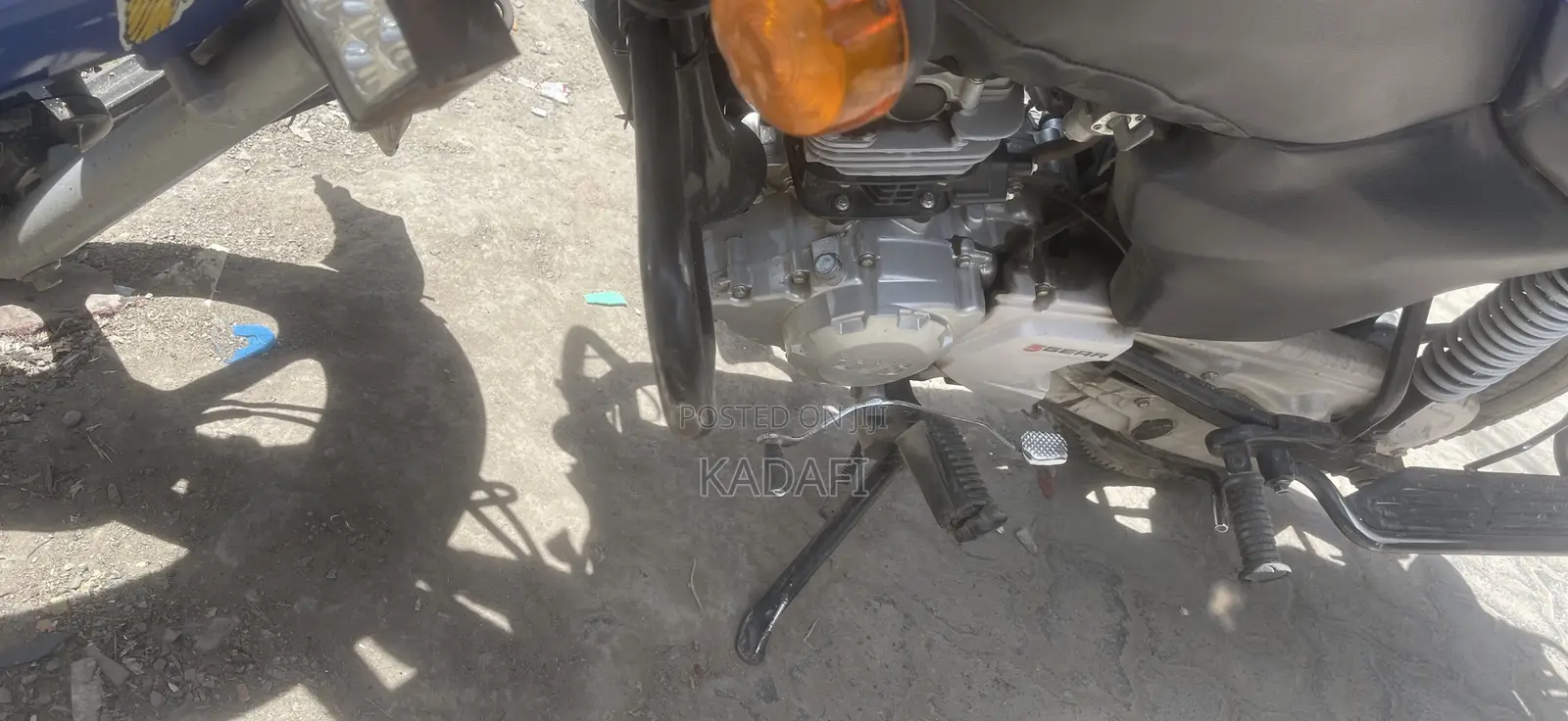 TVS HLX 125 2025 Blue