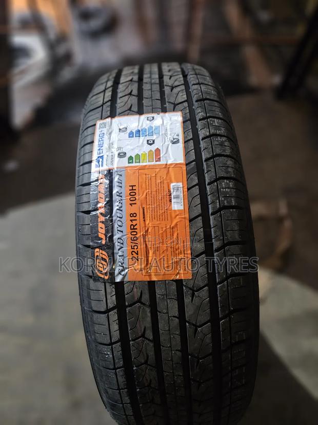 225/60r18 Joyroad Tire - main view