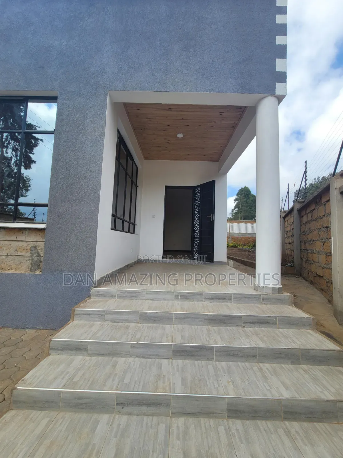 3bdrm Bungalow in Silanga Rd, Matasia for sale