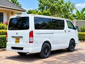 Toyota HiAce 2015 White