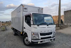 Mitsubishi Fuso 2015 White
