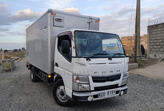 Mitsubishi Fuso 2015 White