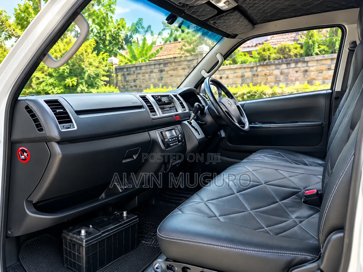 Toyota HiAce 2015 White