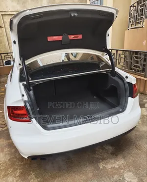 Audi A4 2.0T Premium 2010 White