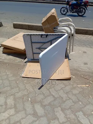 Spectacular Amazing Person Foldable Table