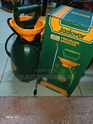 Jadever 5L Pressure Sprayer Green and Orange