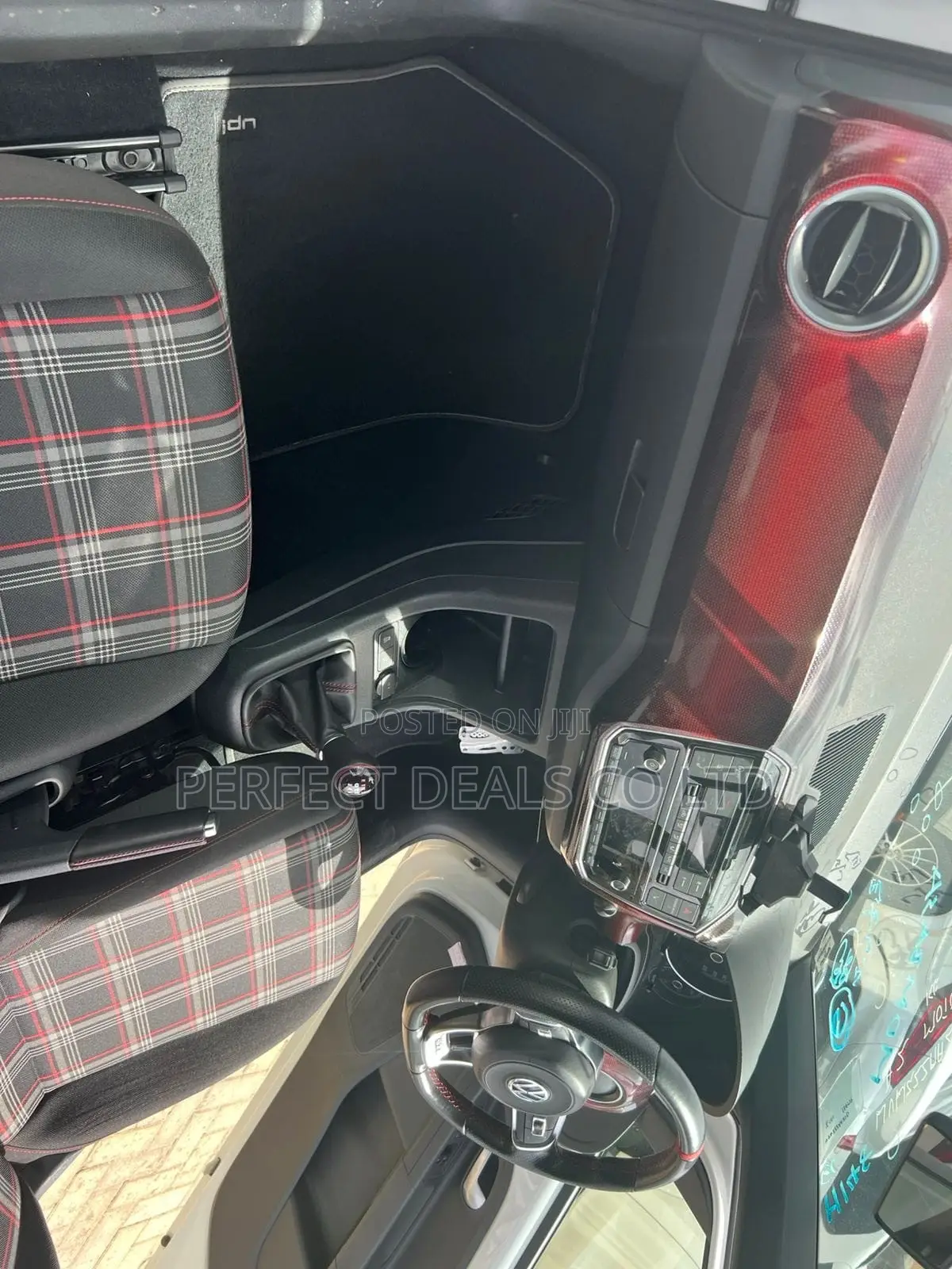 Volkswagen Up 2018 White