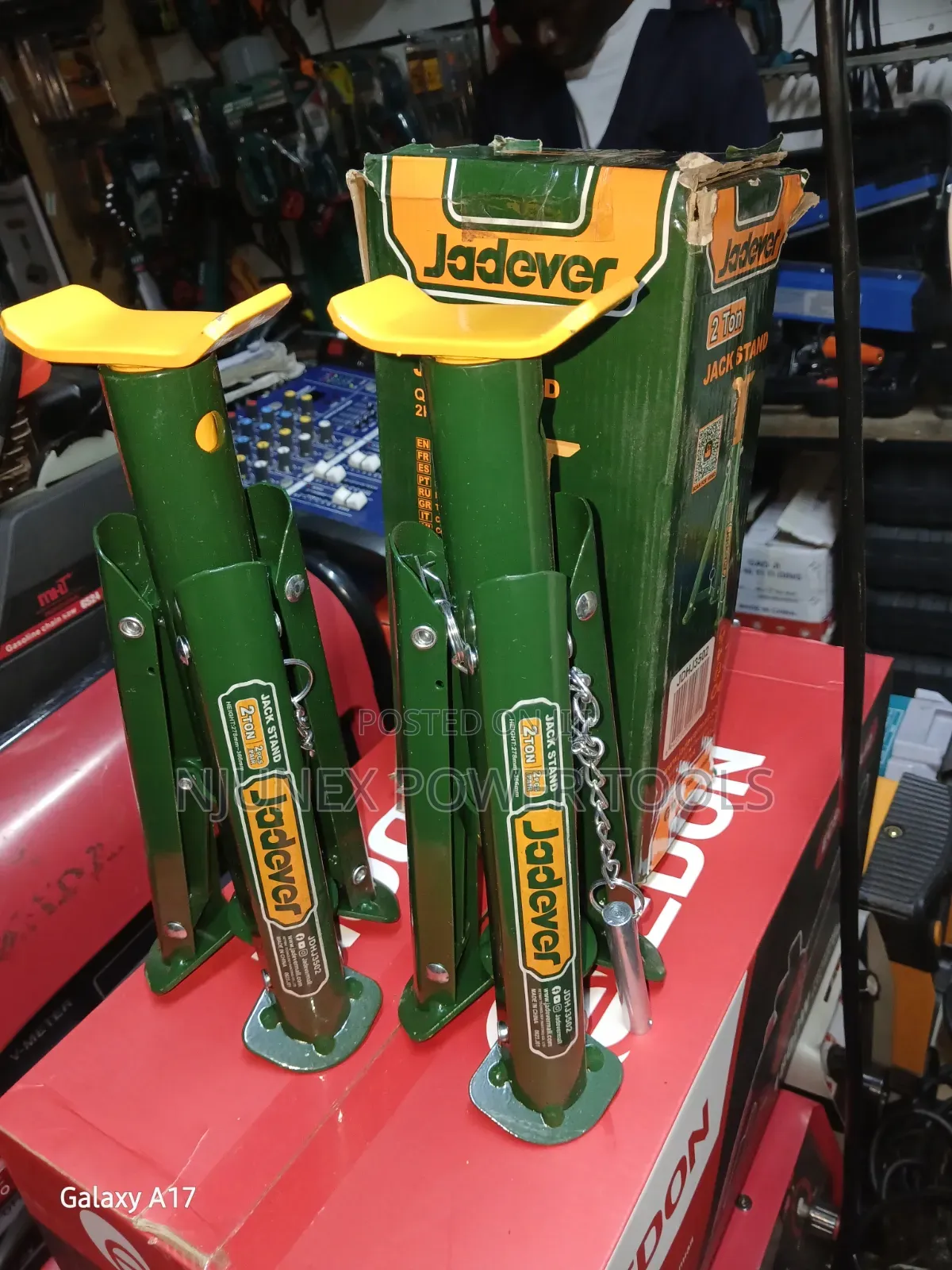 Jadever 2-Ton Ratchet-Type Jack Stands (Model JDHJ3502)