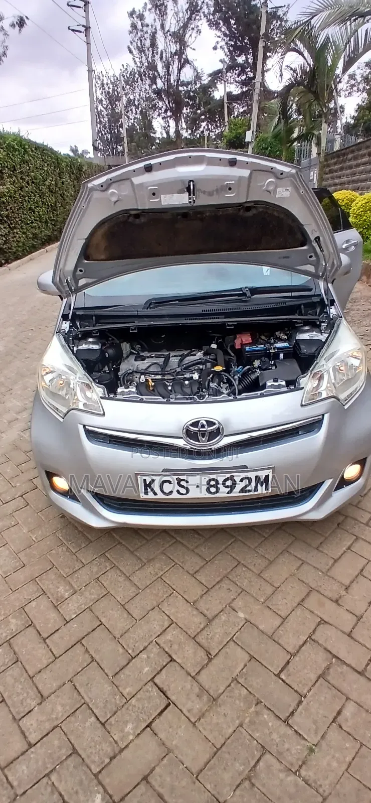 Toyota Ractis 1.5 AWD 2013 Silver