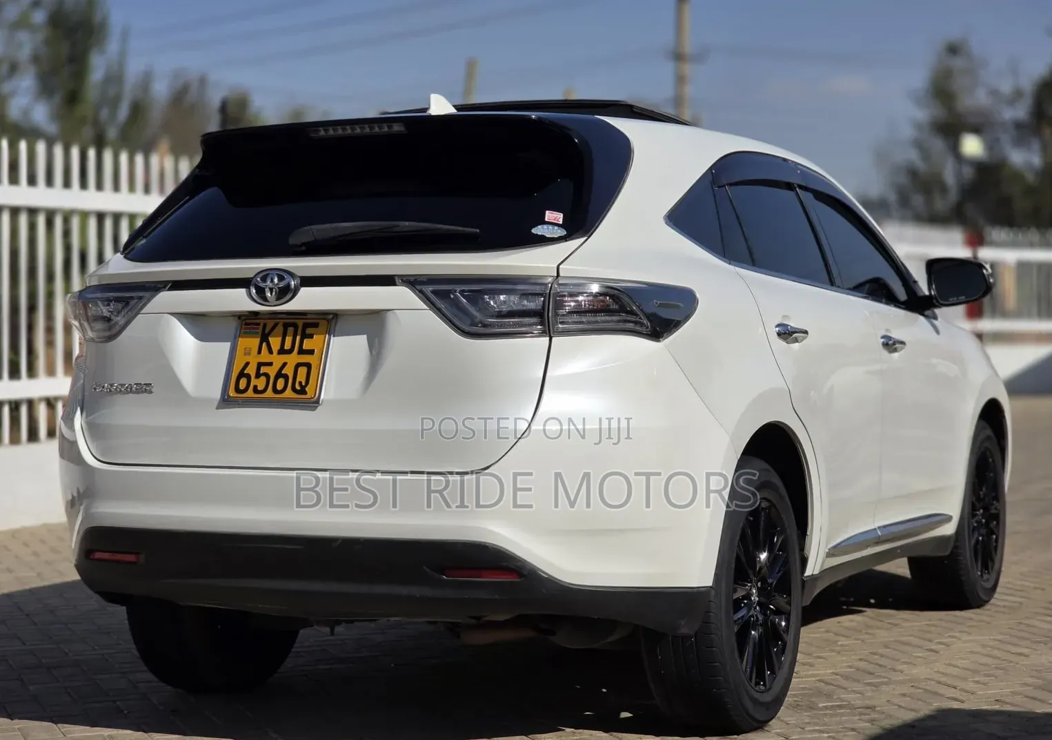 Toyota Harrier 2.0 2015 Pearl