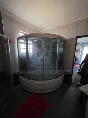 5bdrm Maisonette in Airport Rd On 1/4, Gateway Mall Area for sale