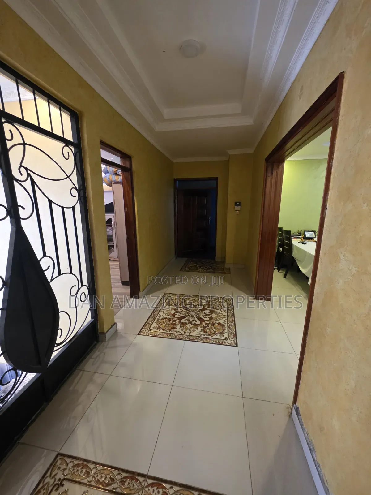 5bdrm Maisonette in Airport Rd On 1/4, Gateway Mall Area for sale