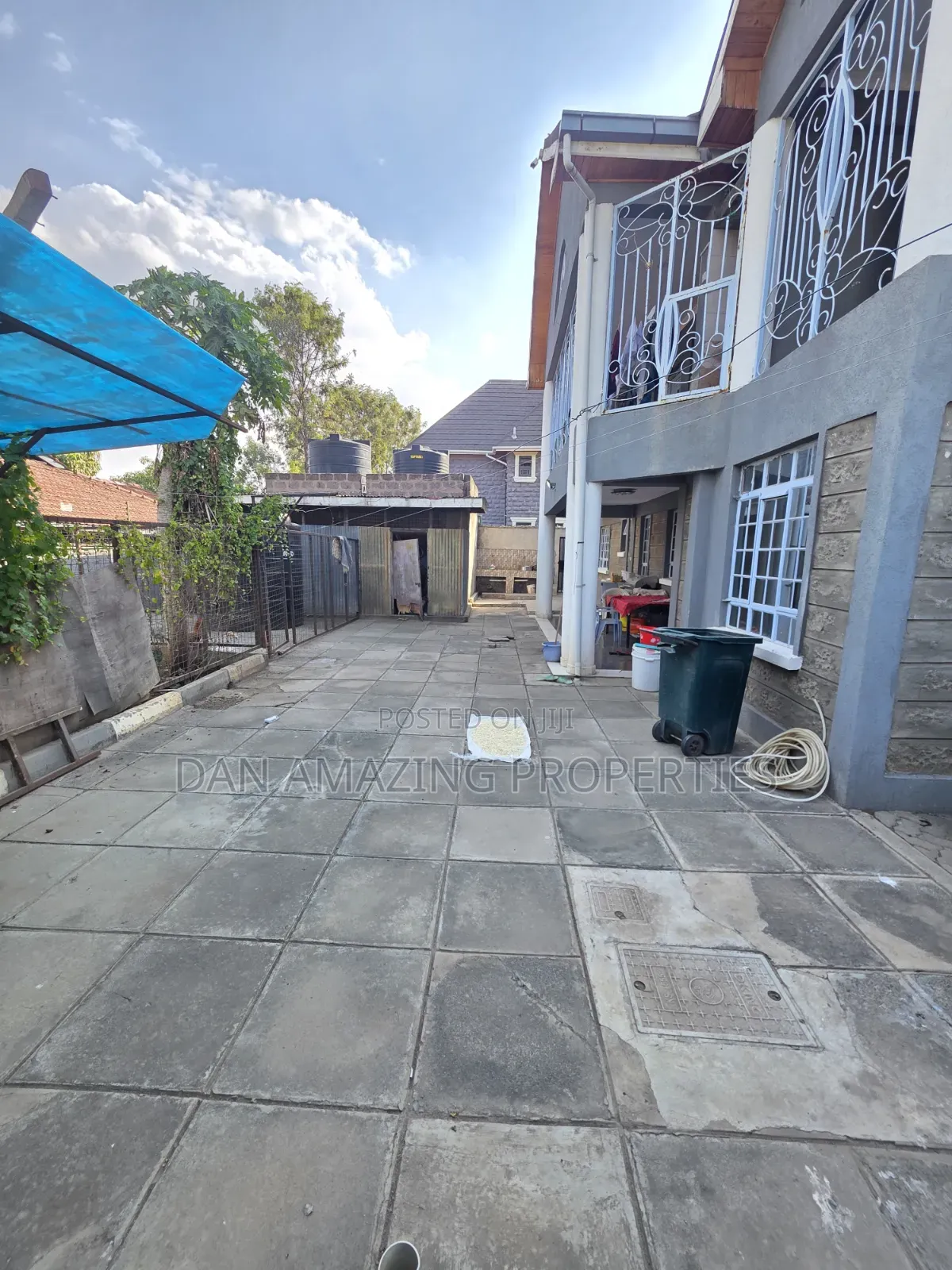 5bdrm Maisonette in Airport Rd On 1/4, Gateway Mall Area for sale