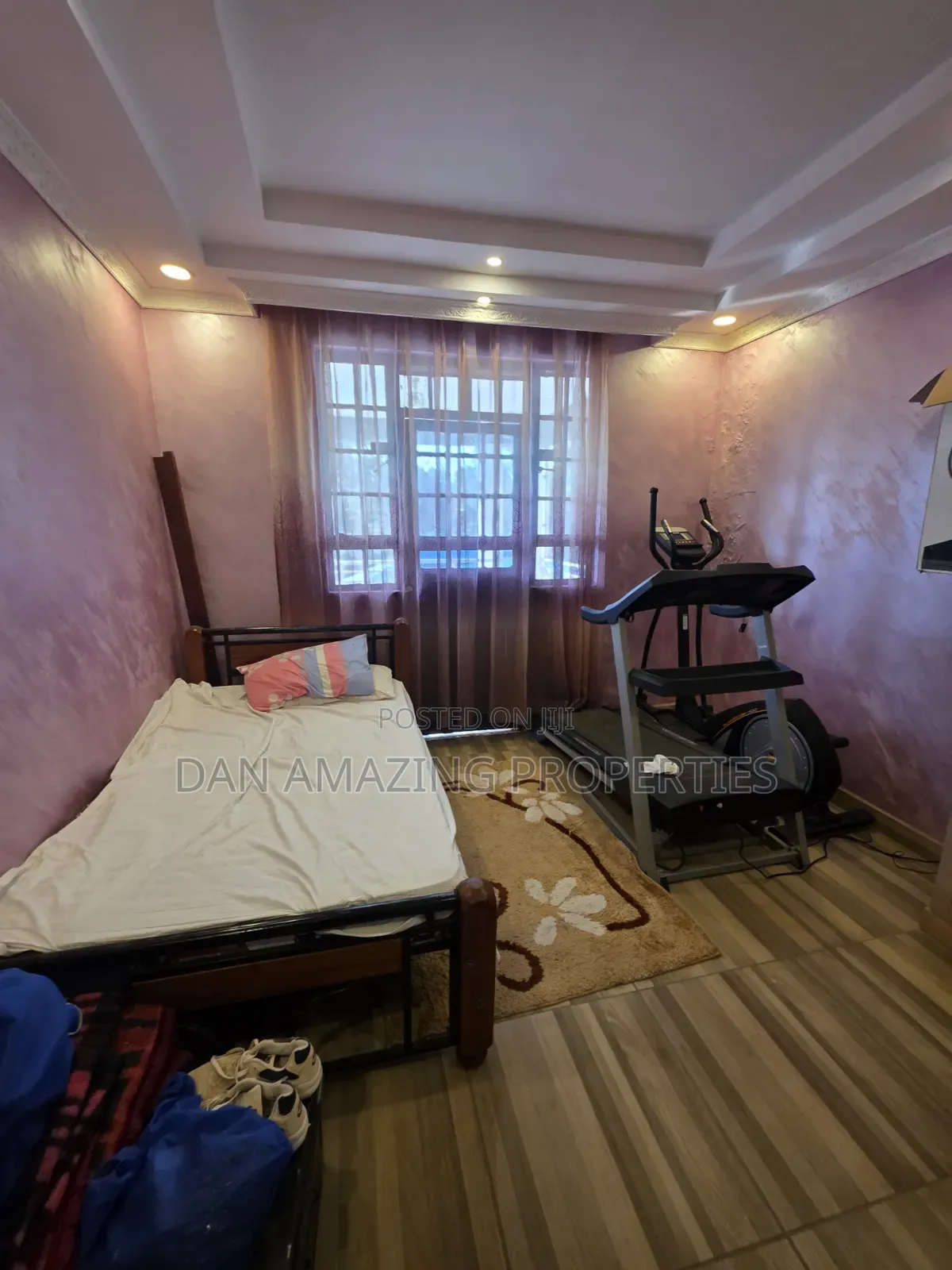 5bdrm Maisonette in Airport Rd On 1/4, Gateway Mall Area for sale
