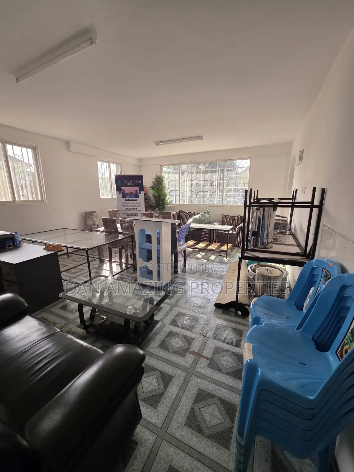 5bdrm Maisonette in Airport Rd On 1/4, Gateway Mall Area for sale