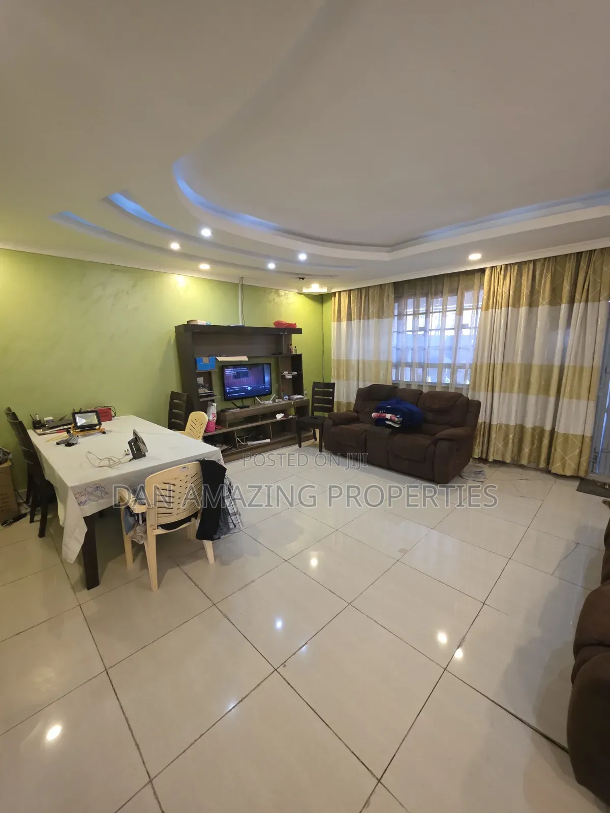 5bdrm Maisonette in Airport Rd On 1/4, Gateway Mall Area for sale
