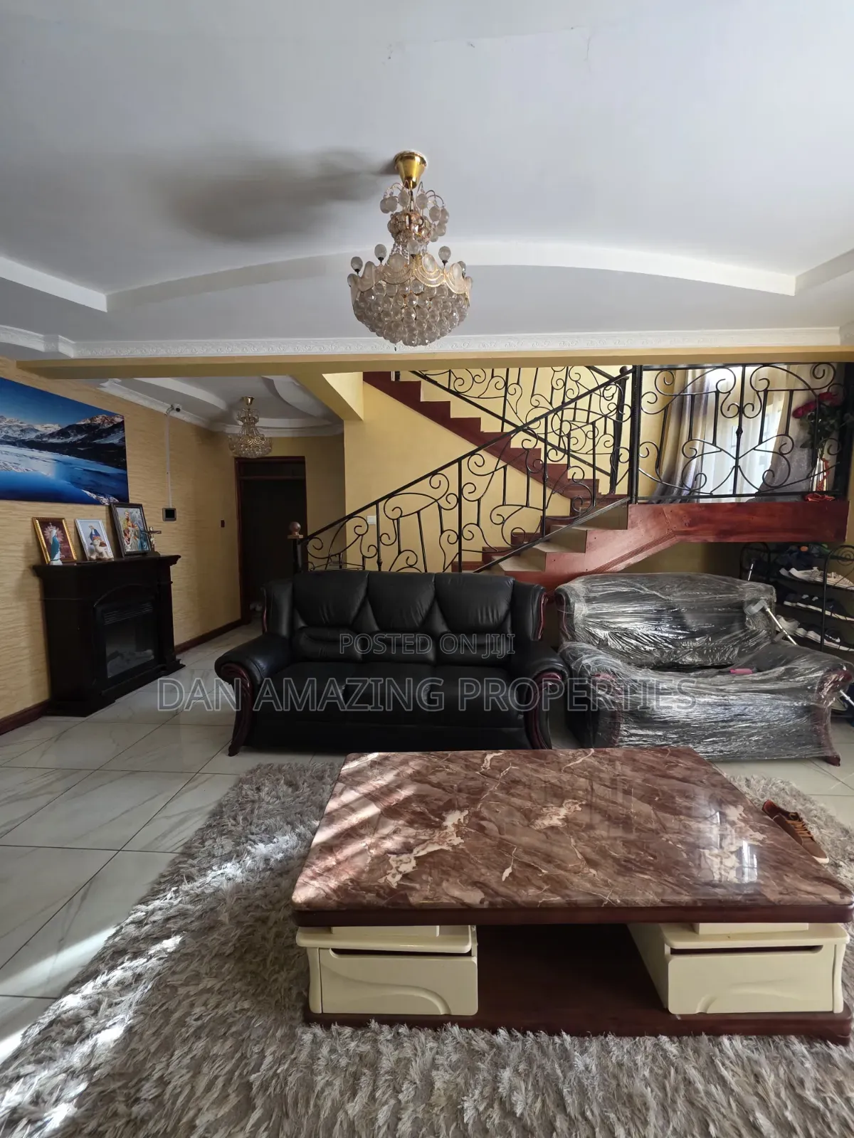 5bdrm Maisonette in Airport Rd On 1/4, Gateway Mall Area for sale