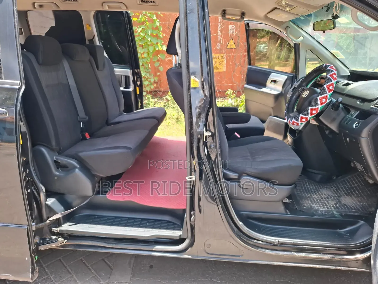 Toyota Voxy X 2WD 8-Seater 2011 Black