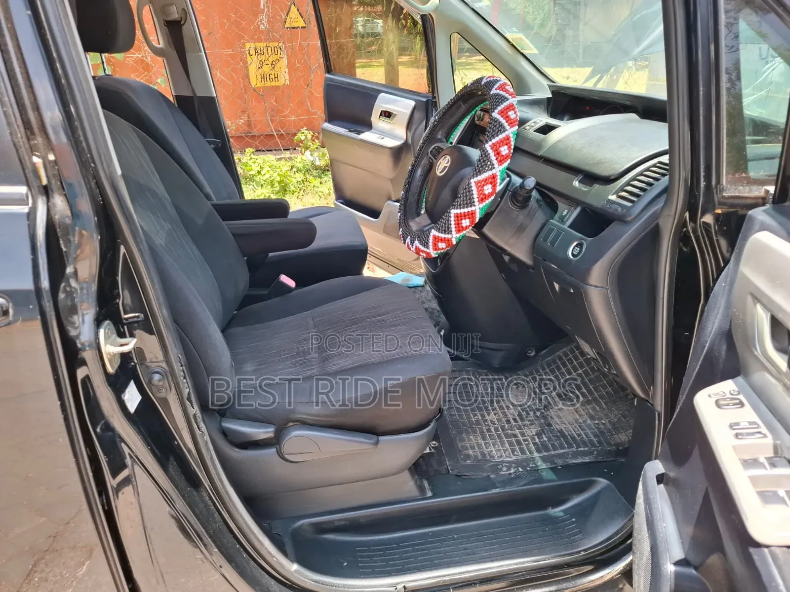 Toyota Voxy X 2WD 8-Seater 2011 Black