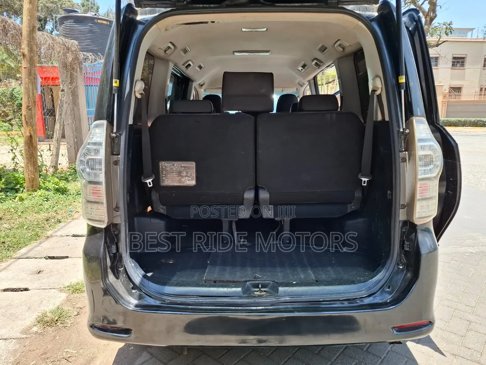 Toyota Voxy X 2WD 8-Seater 2011 Black