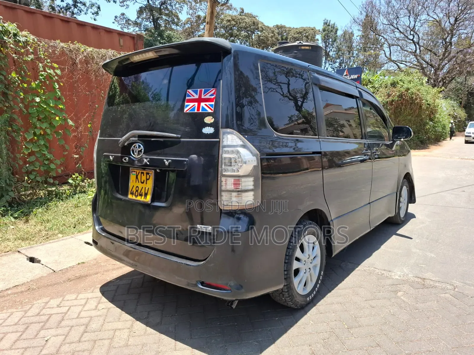 Toyota Voxy X 2WD 8-Seater 2011 Black