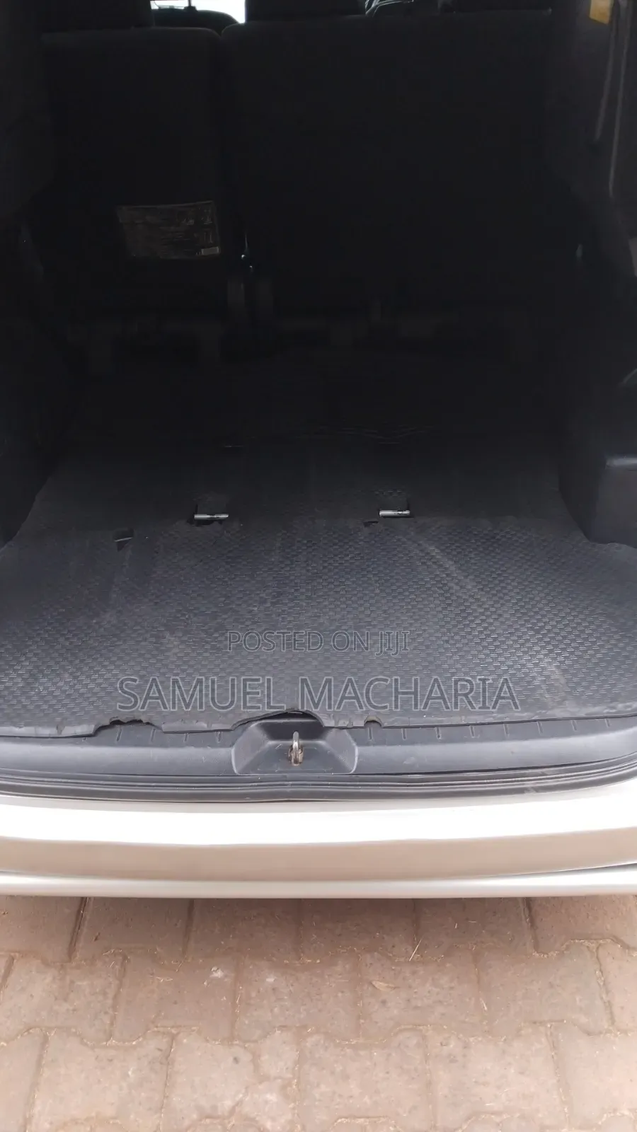 Toyota Noah 2.0 158hp FWD (8 Seater) 2012 Silver