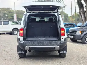 Toyota Land Cruiser Prado 2024 White