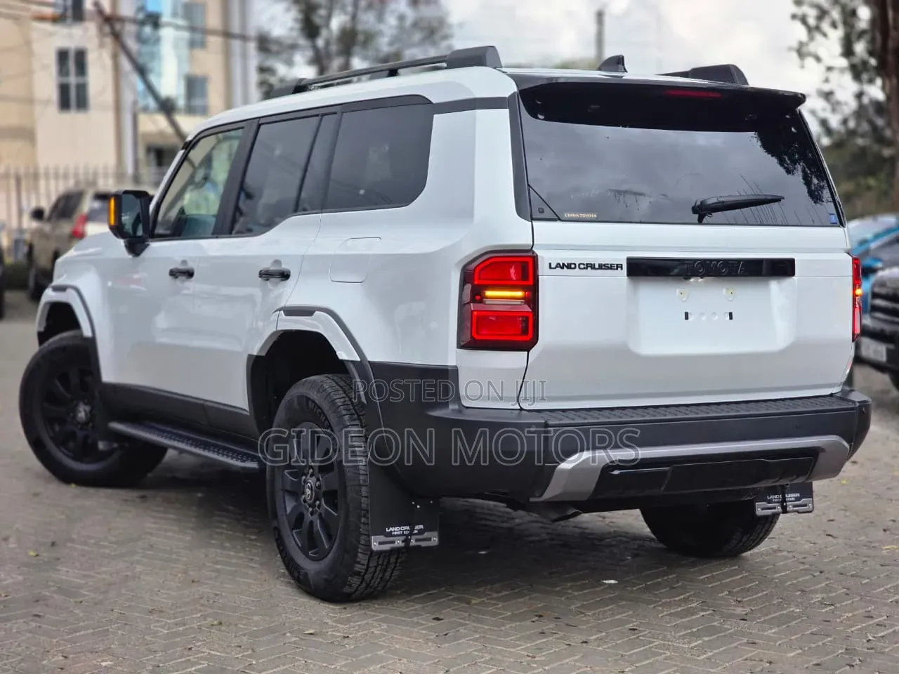 Toyota Land Cruiser Prado 2024 White