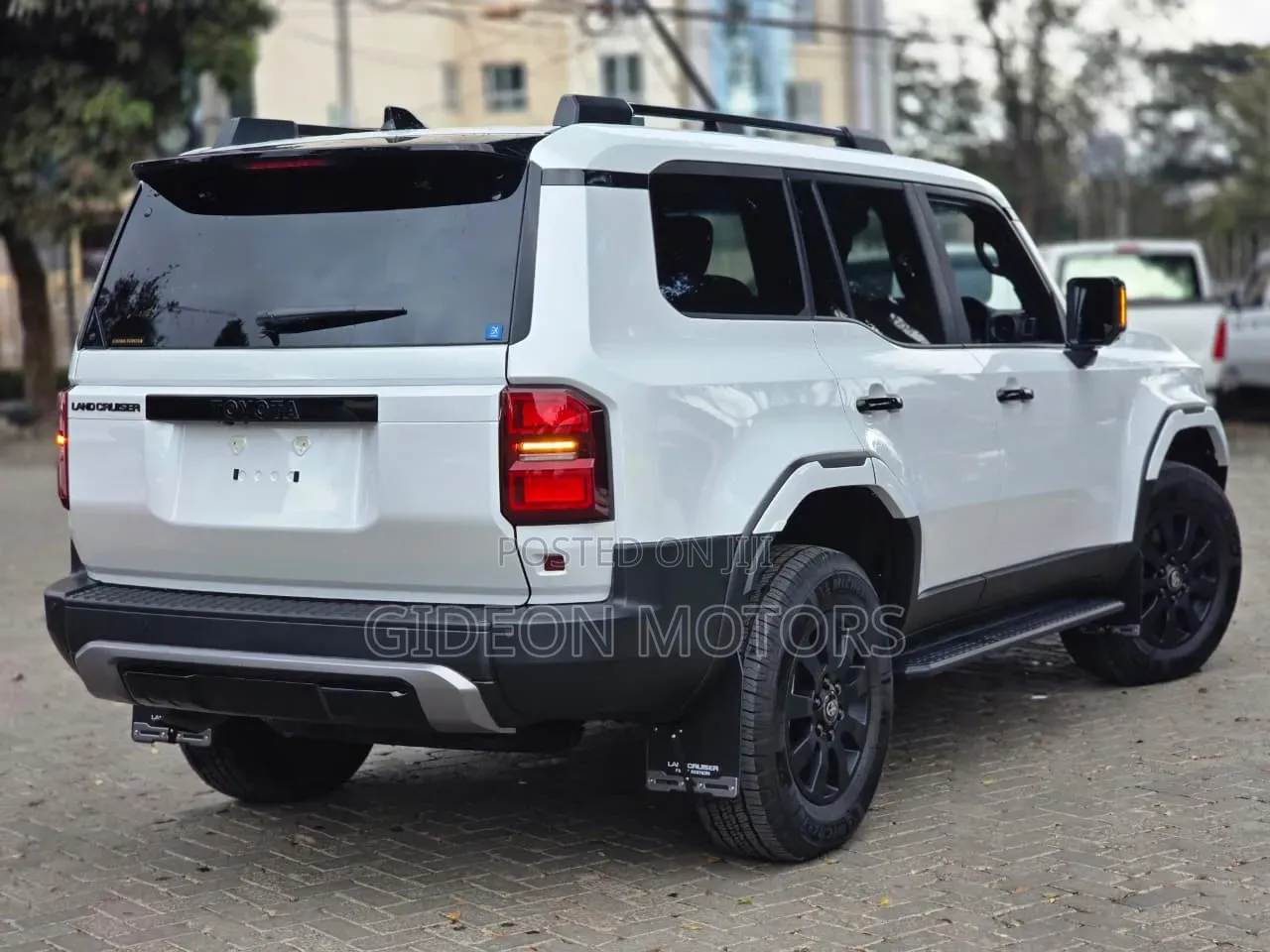 Toyota Land Cruiser Prado 2024 White