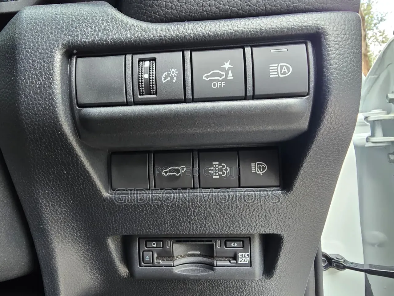 Toyota Land Cruiser Prado 2024 White