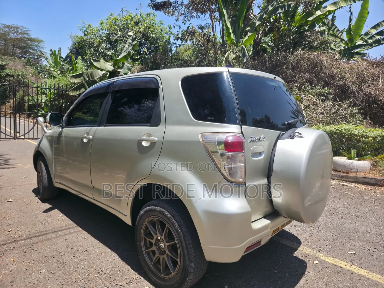 Toyota Rush 1.5 AWD 2011 Beige