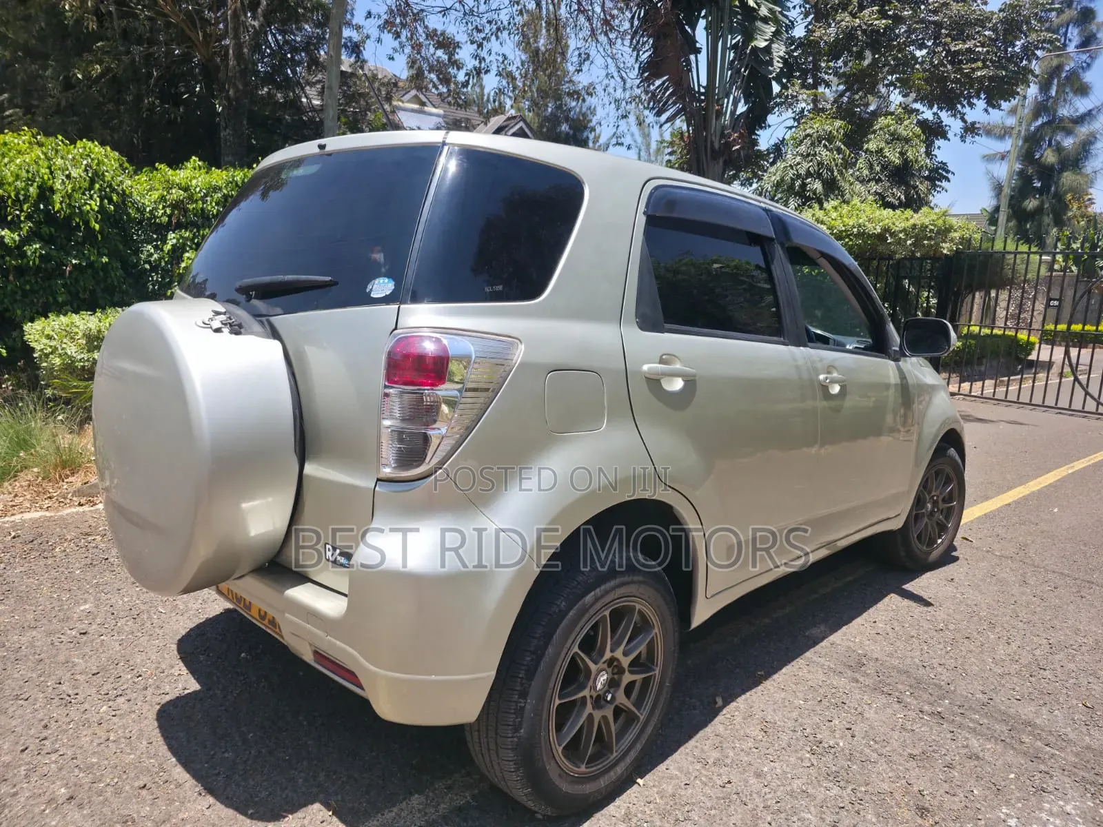 Toyota Rush 1.5 AWD 2011 Beige