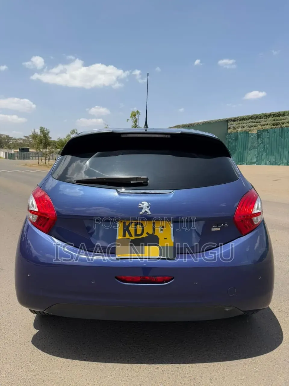 Peugeot 208 2015 Blue