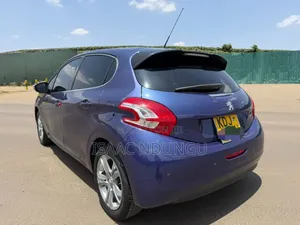 Peugeot 208 2015 Blue