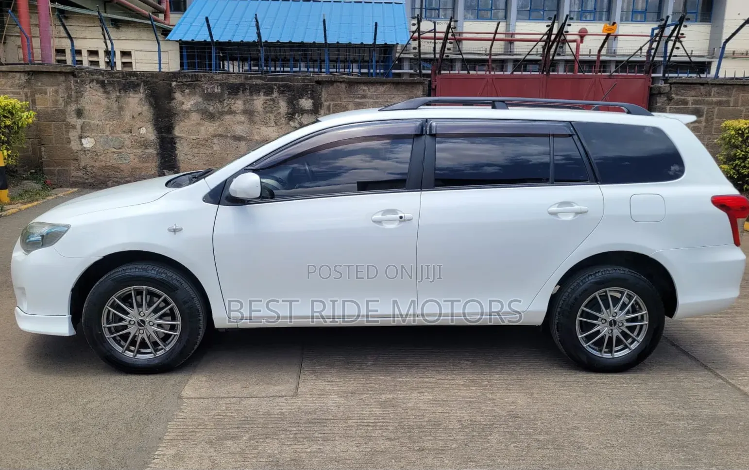 Toyota Corolla Fielder 1.5 Petrol FWD 2012 Pearl