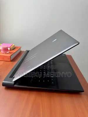 Laptop Dell 64GB Intel Core Ultra 9 SSD 4T