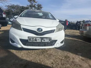 Toyota Vitz 2014 White
