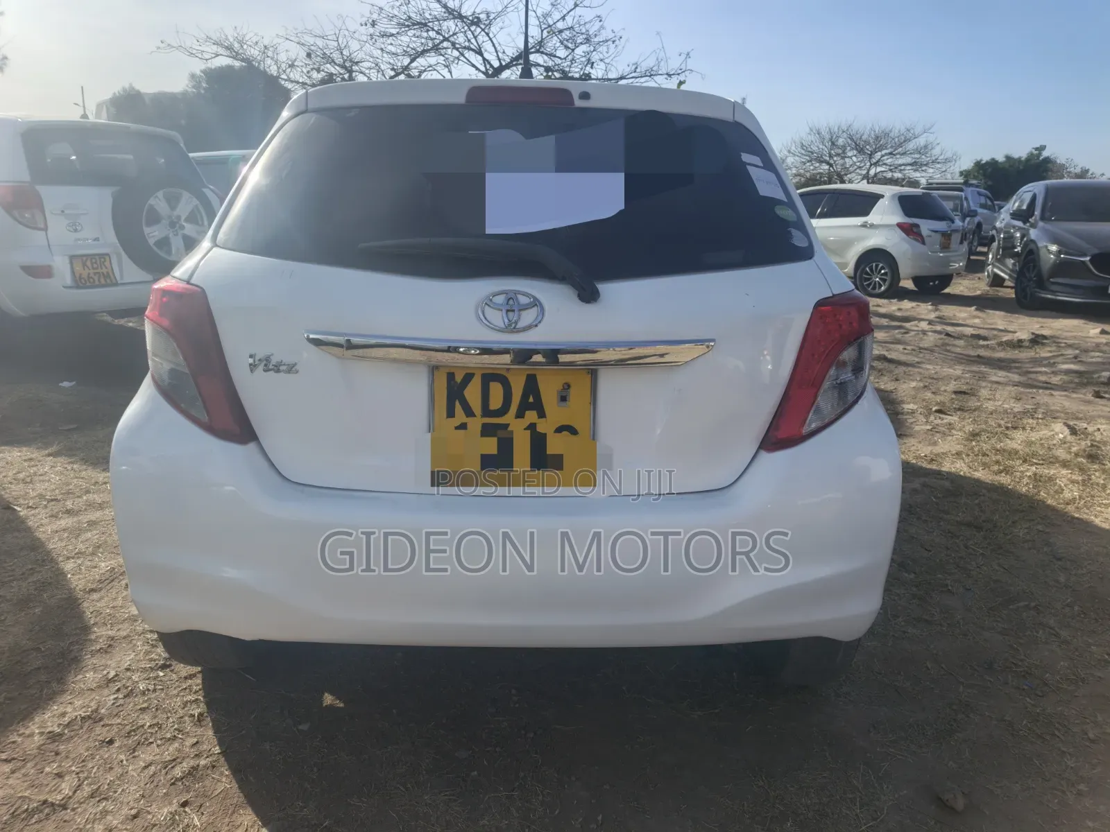 Toyota Vitz 2014 White