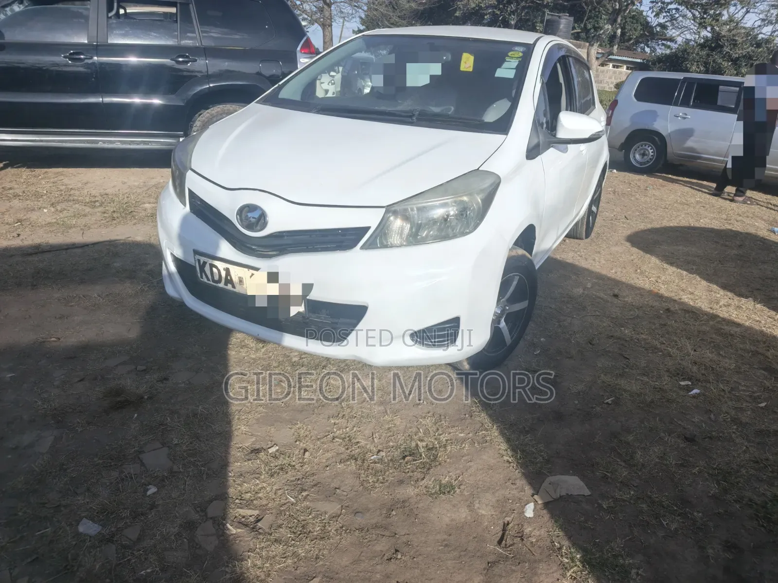 Toyota Vitz 2014 White