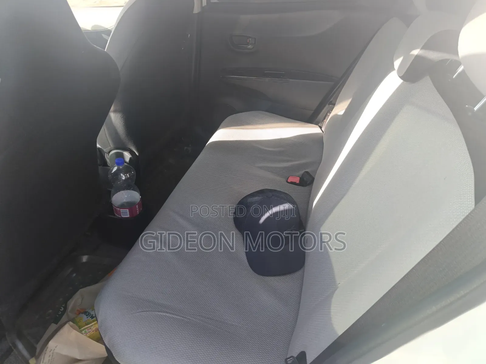 Toyota Vitz 2014 White