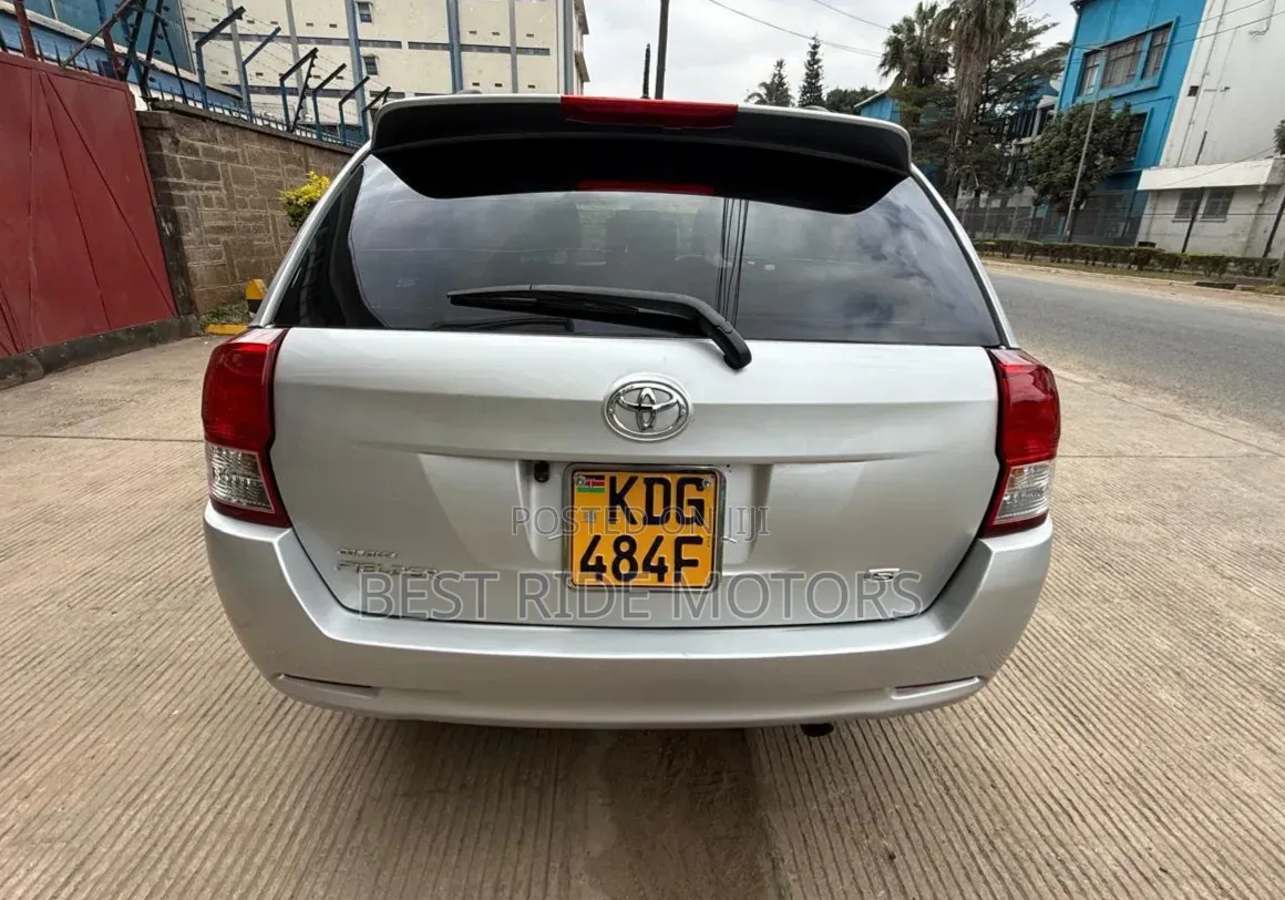 Toyota Corolla Fielder 1.8 Petrol FWD 2014 Silver