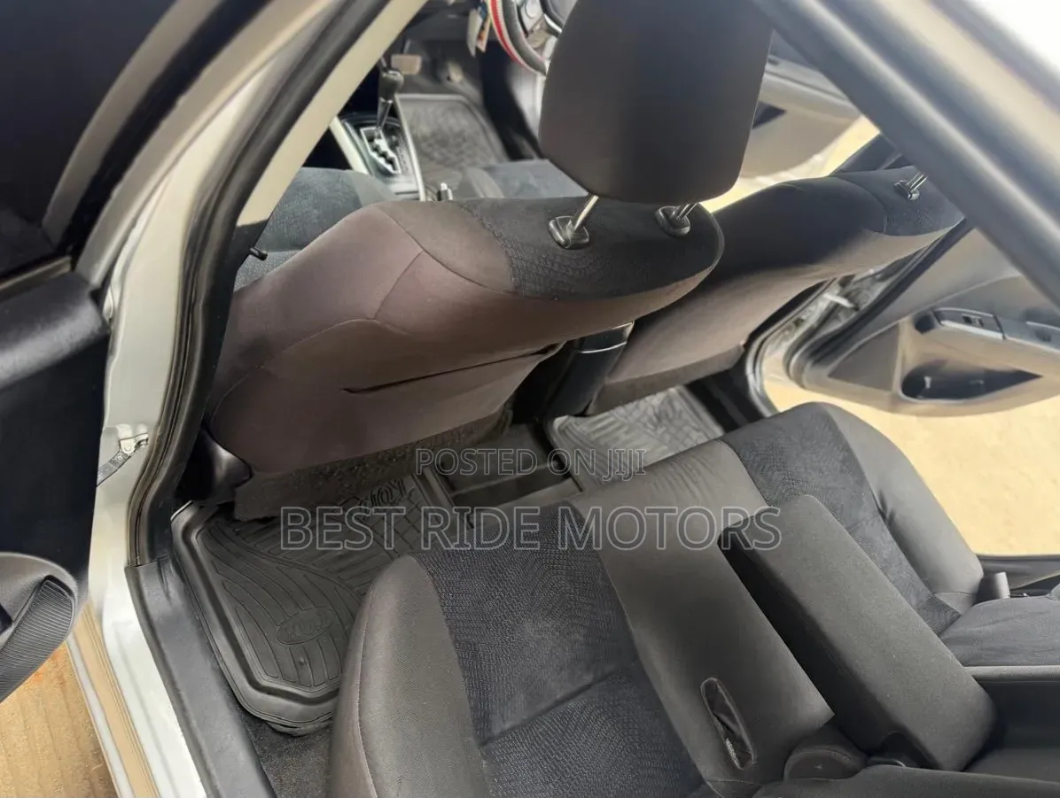 Toyota Corolla Fielder 1.8 Petrol FWD 2014 Silver