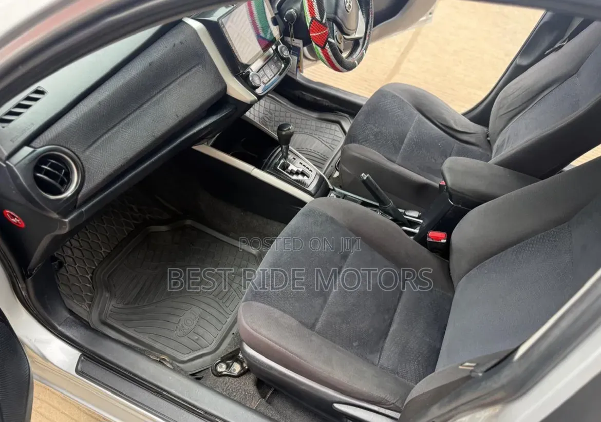 Toyota Corolla Fielder 1.8 Petrol FWD 2014 Silver