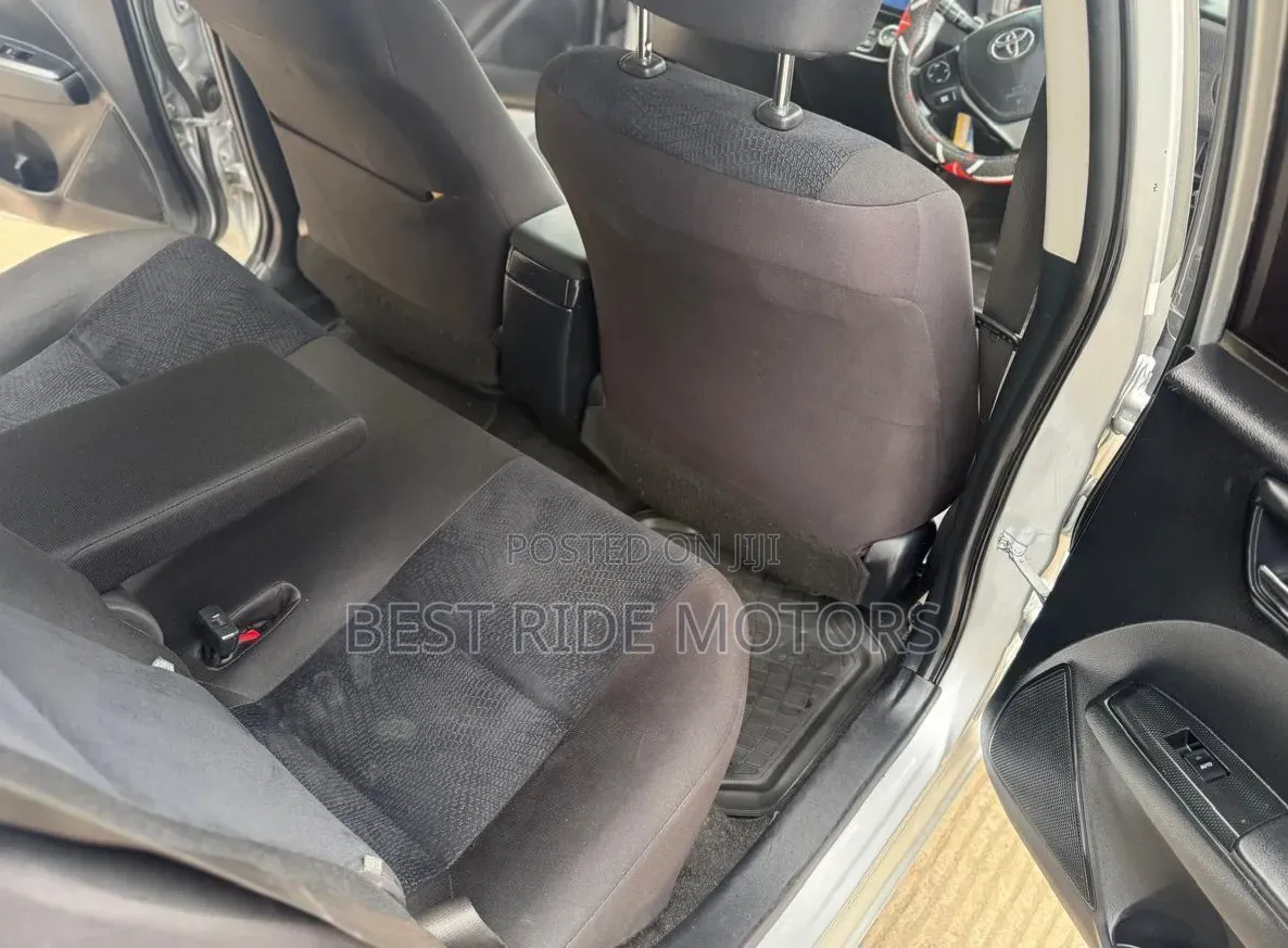 Toyota Corolla Fielder 1.8 Petrol FWD 2014 Silver