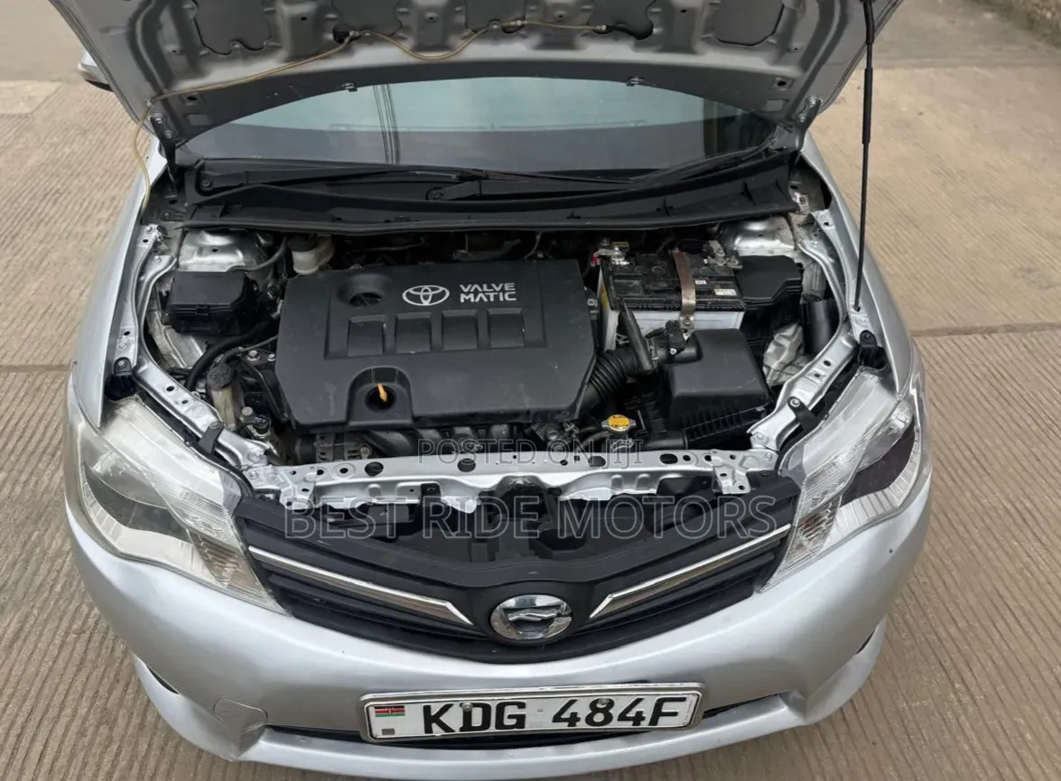 Toyota Corolla Fielder 1.8 Petrol FWD 2014 Silver