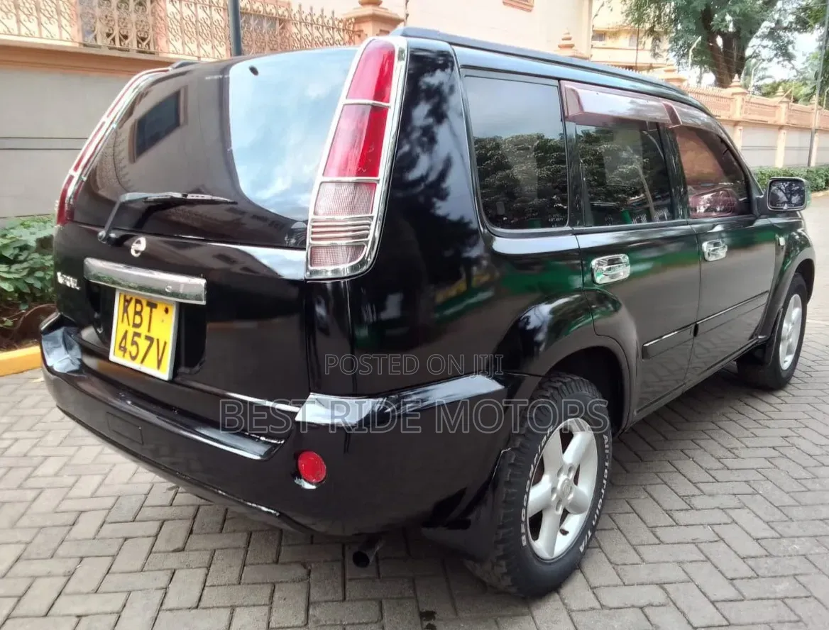 Nissan X-Trail 2.0 2005 Black