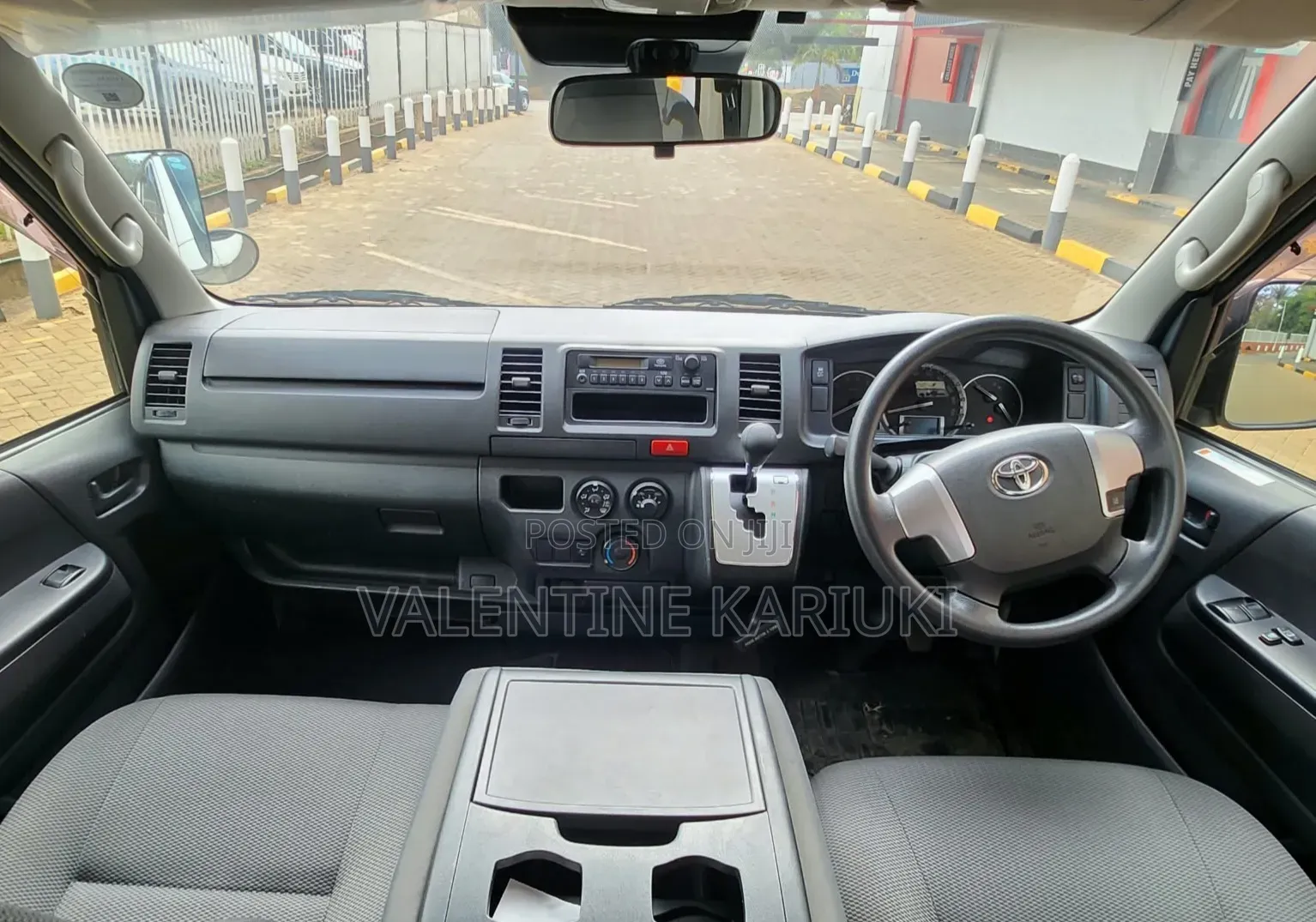 Toyota Grand HiAce 2002 White