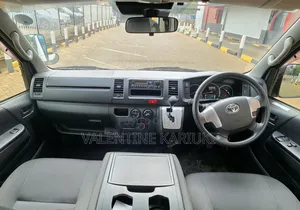 Toyota Grand HiAce 2002 White