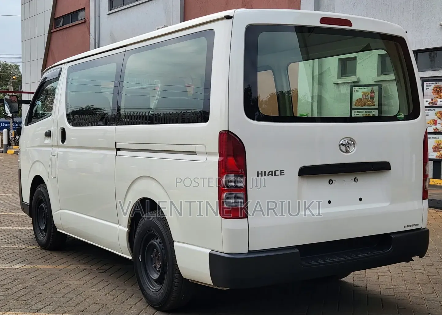 Toyota Grand HiAce 2002 White